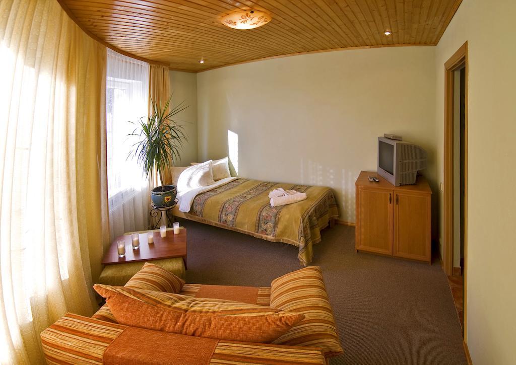 Oberig Hotel Morshyn Værelse billede