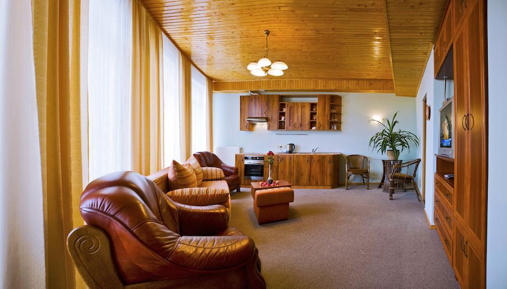 Oberig Hotel Morshyn Værelse billede
