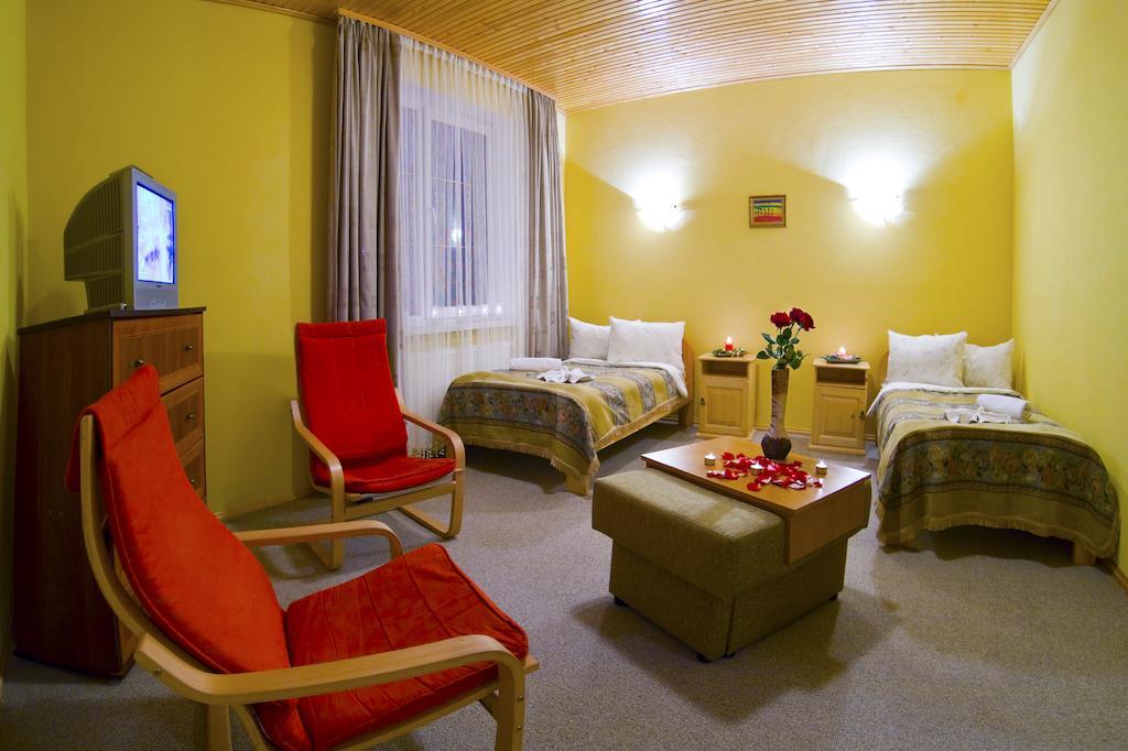 Oberig Hotel Morshyn Værelse billede
